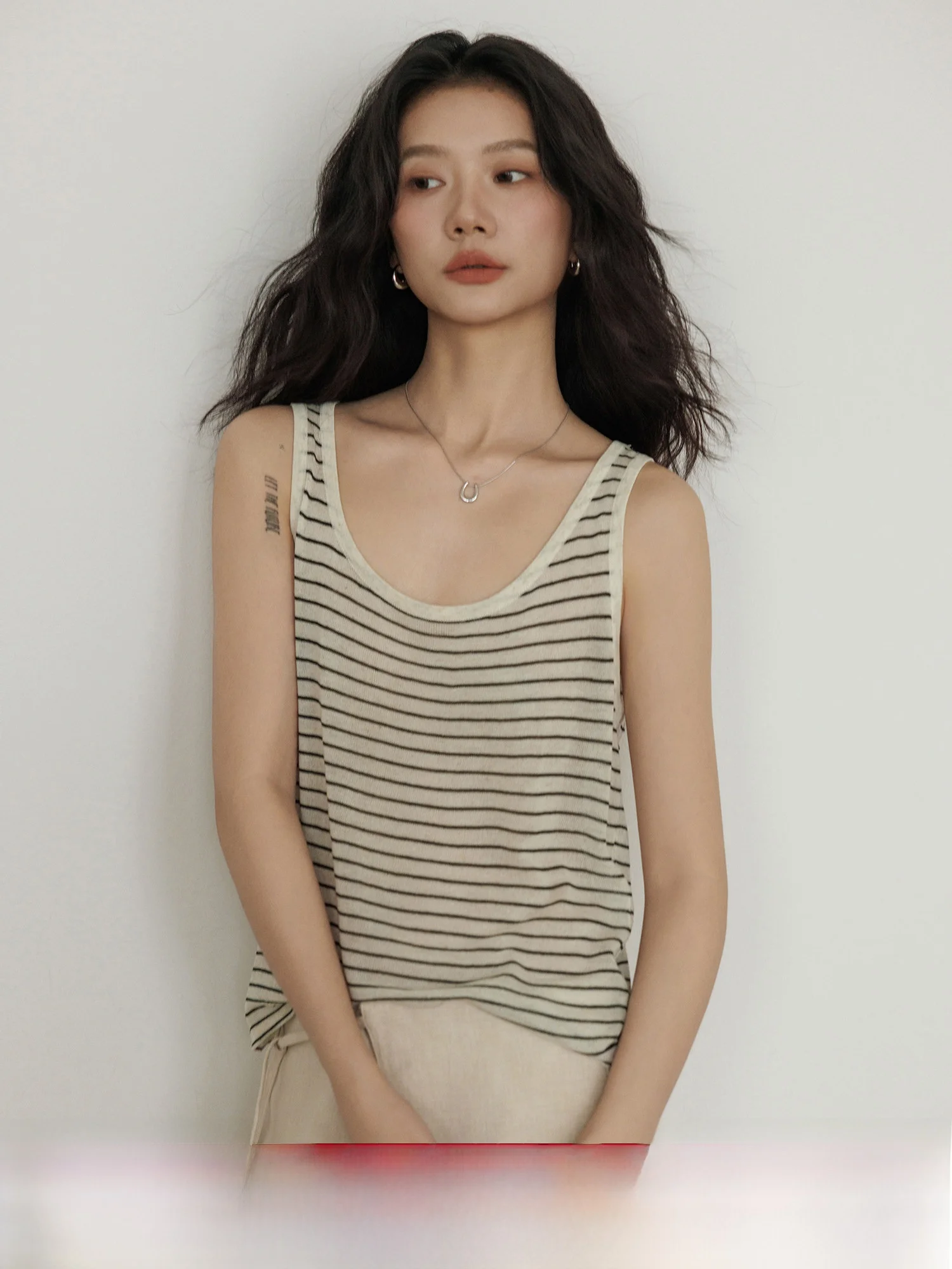 

Летний полосатый вязаный жилет для женщин: повседневный, свободный, базовый, для работы и отдыха, из вискозы (89%) и нейлона, верхняя одежда