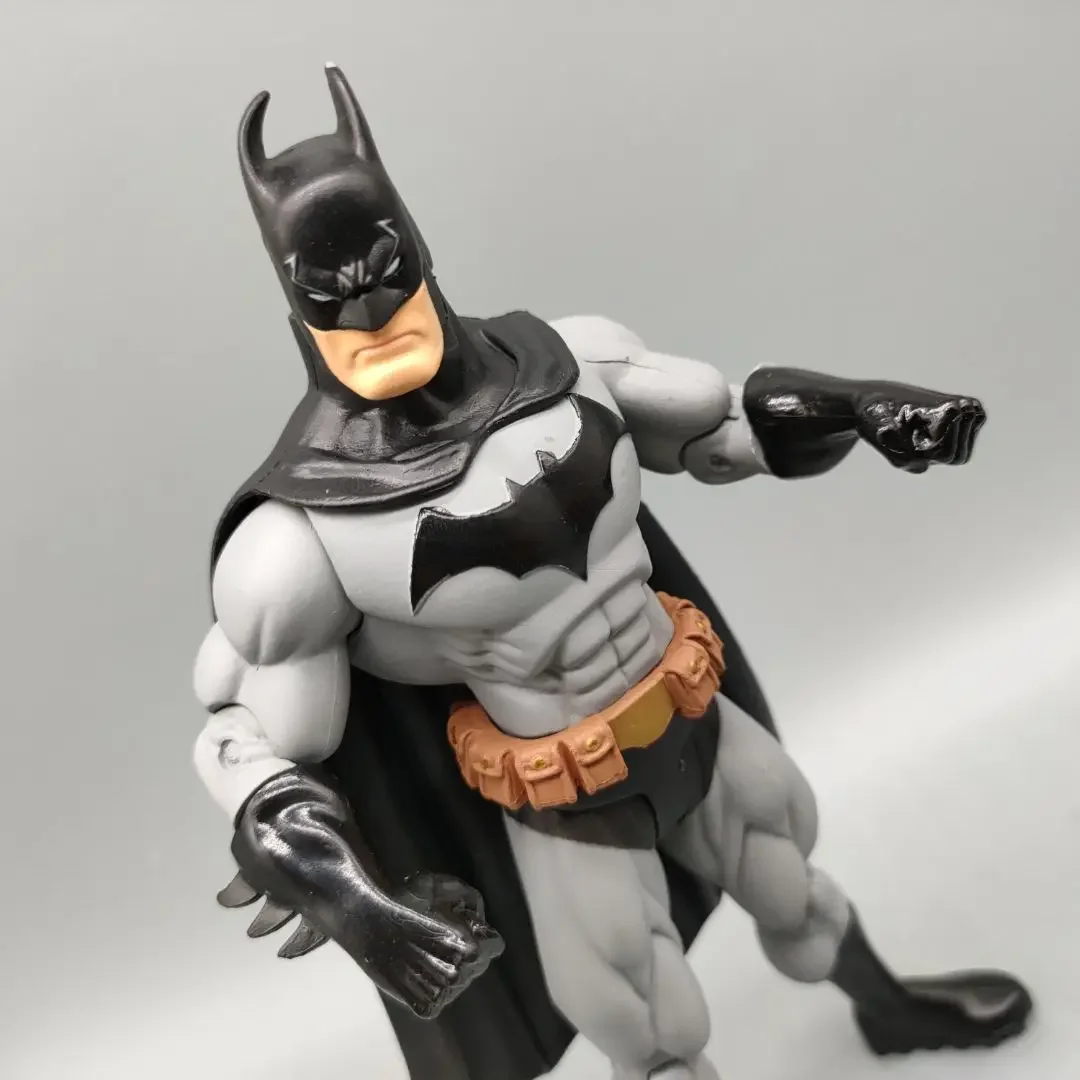 شخصية DCD Vengeance Series Bat-Hero مقاس 7 بوصات