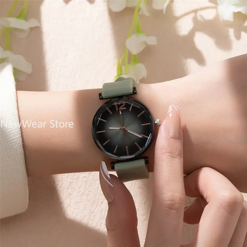 Fashion Ladies Sports Simple Black Dial Quartz Watch Casual Hot Sale Green Silicone Strap Women Clock Dress Wristwatches