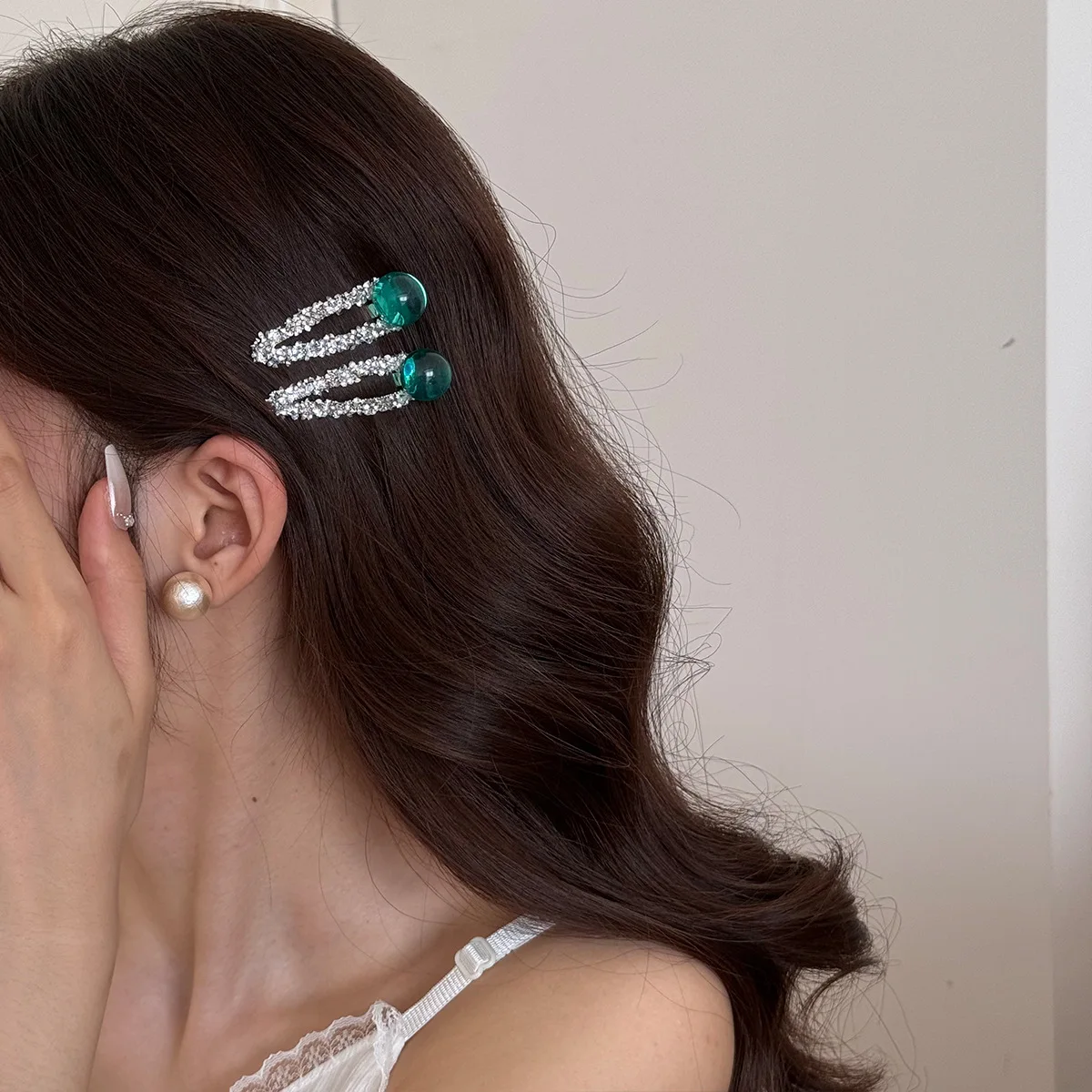 

2pcs Colorful Beads BB Clips Glitter Rhinestone Hair Side Clips Sweet Cute Women Girls Bangs Edge Clips Hair Styling Accessories