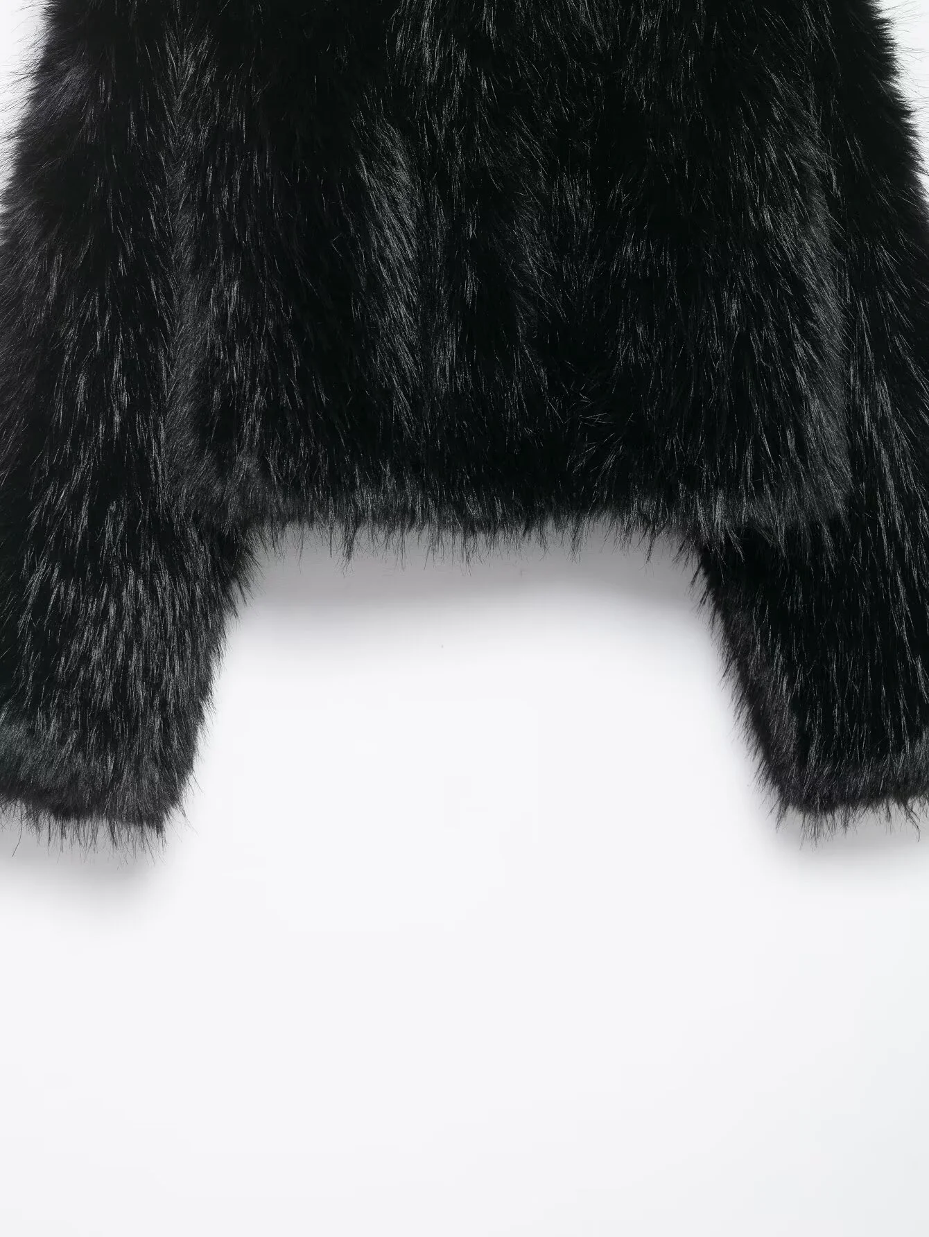 2025年秋新作 レディース エレガントでおしゃれなフェイクファー風 ラウンドネック 長袖 スリムフィット ショートジャケット