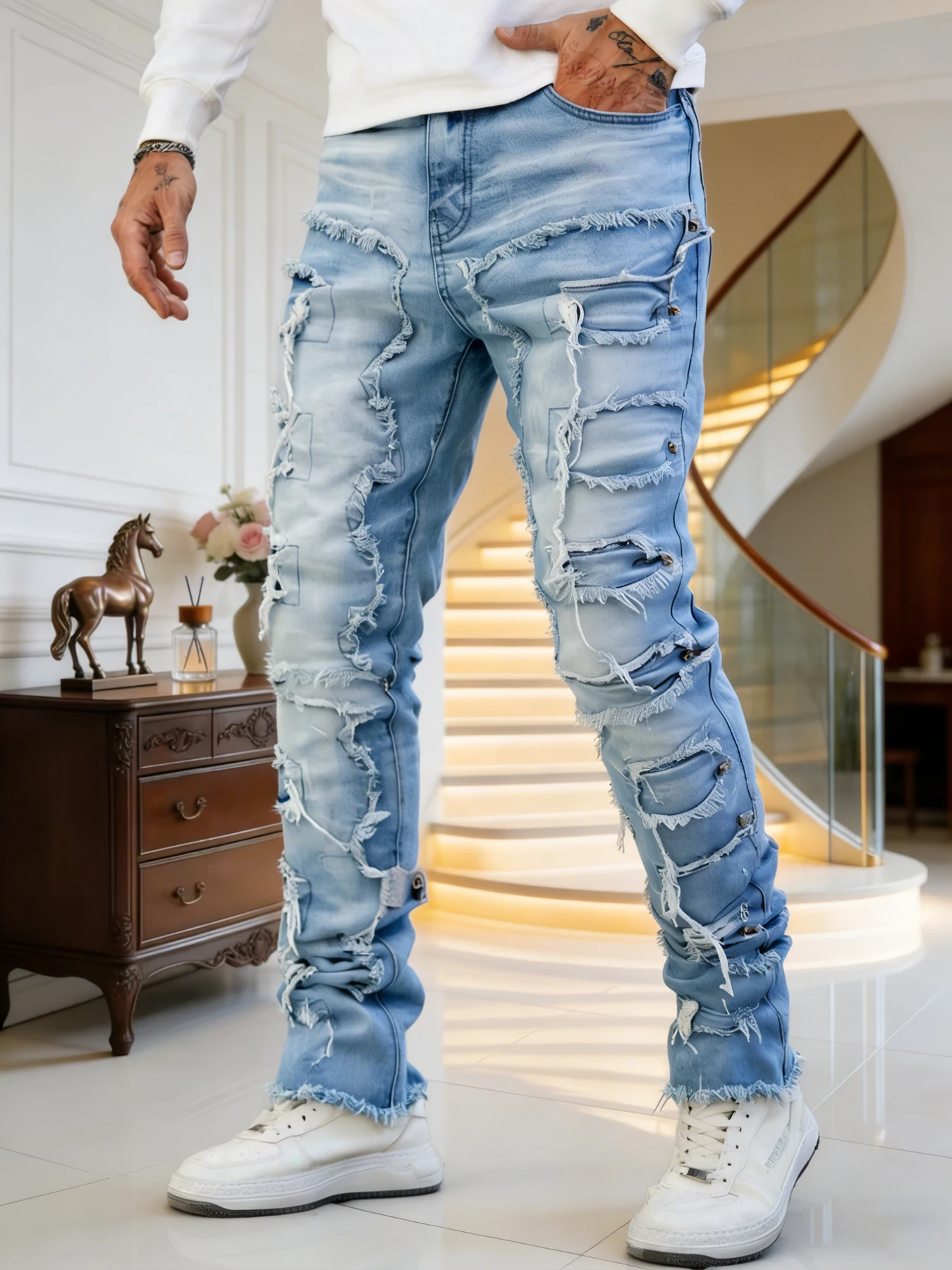 

Мужские джинсы оверсайз в американском стиле, с необработанными краями и рваными элементами, градиентного светло-голубого оттенка, модные брендовые длинные брюки.