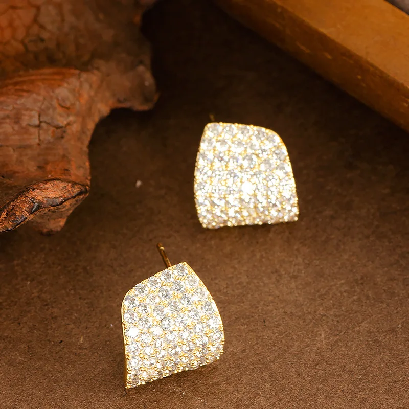 

Fashionable full-diamond zircon stud earrings for women, light luxury, exquisite temperament, lady style high-end earrings