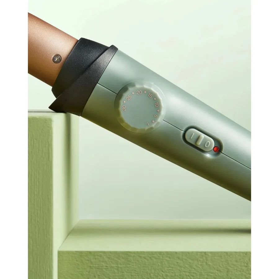 

The tapered curling iron provides even and consistent to each hair