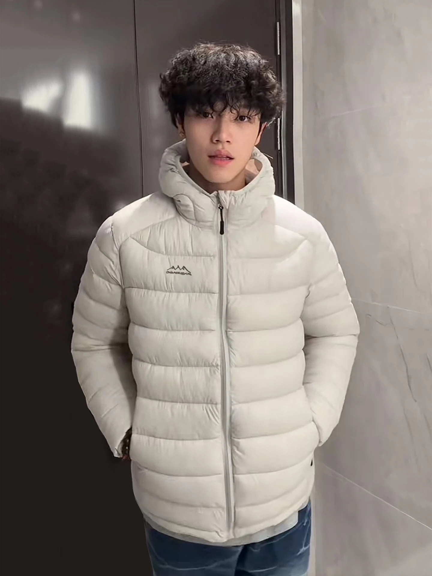 

Легкая мужская зимняя куртка с капюшоном из хлопка и пуха, теплая, с защитой от холода, в американском стиле, с анатомическим дизайном, для молодежи.