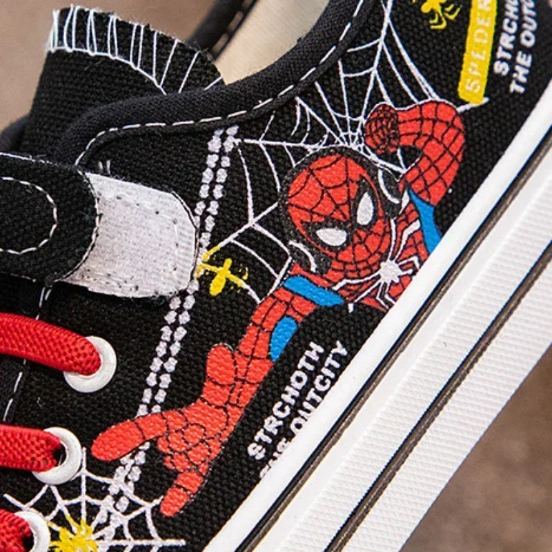 Scarpe di tela per bambini Disney scarpe da ginnastica per ragazzi Spiderman scarpe da studente antiscivolo scarpe da esterno con fondo morbido per