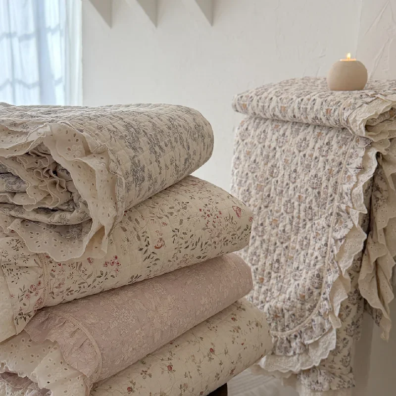 French Lace Cotton Linen Summer Quilt 3Pcs, Lightweight Quilted Coverlet Set, Breathable Floral Edge Bedspread, 1PC Comforter