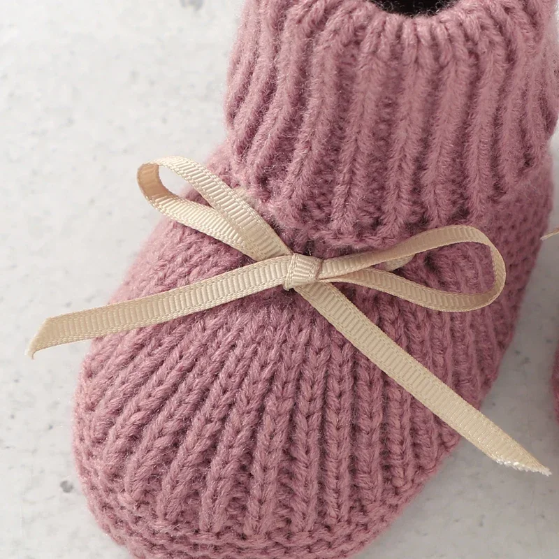 Babys chuhe Handschuhe Set gestrickt Kleinkind Kleinkind Slip-On Bett Schuhe handgemachte Neugeborene Mädchen Junge niedlichen Stiefel Fäustling Mode Schmetterling-Knoten