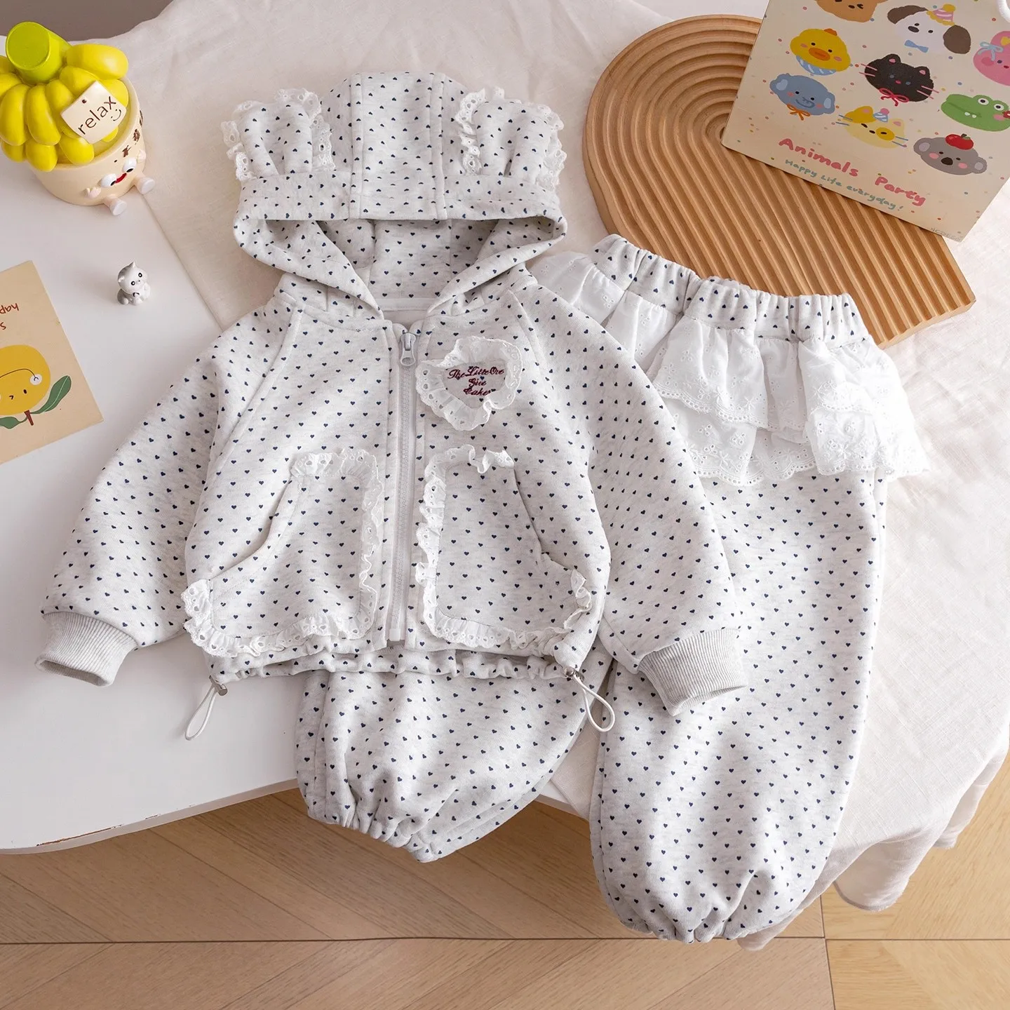 

Autumn Girls' Hooded Coat Set Sweet Heart Printed Zipper Coats Baby Girls Lace Waist Loose Sports Pants 2 Pieces Suit