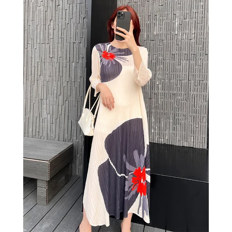 

Miyake Style Pleated French Niche Western-style Printed Women's Dress Round Neck Long Slim Dress 2024 Summer New Style Dresses