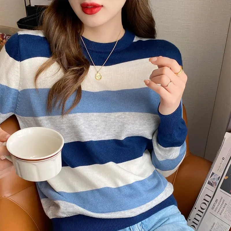 Fashion Simplicity Commute Thin Style Loose Stripe Internal Construction Round Neck Insert Women\'s Knitted Shirt Autumn 2024