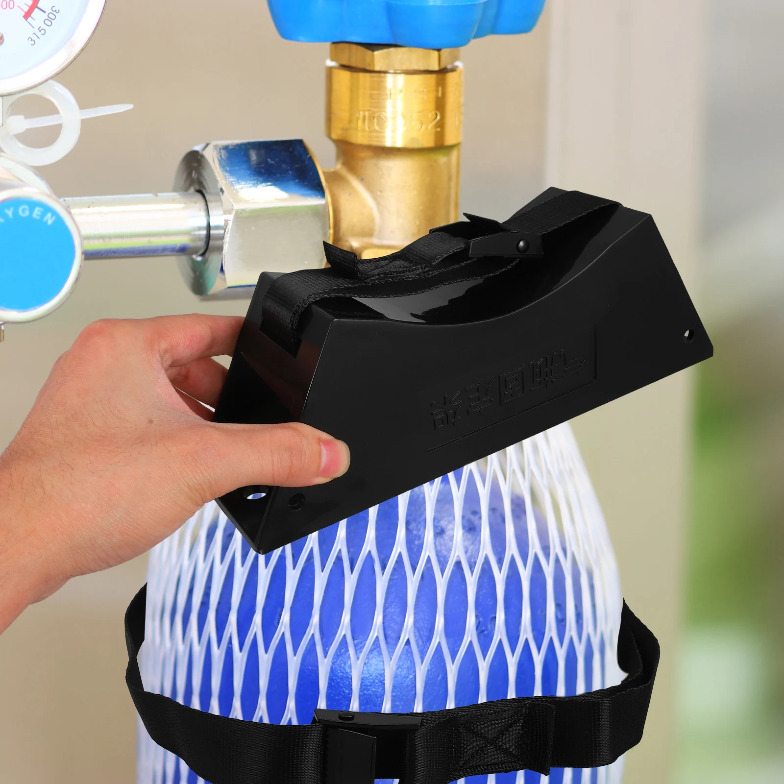 

Gas Cylinder Bracket 40L ABS Plastic Wall Mount Propane Holder Stand Adjustable StrapBracket Hardware