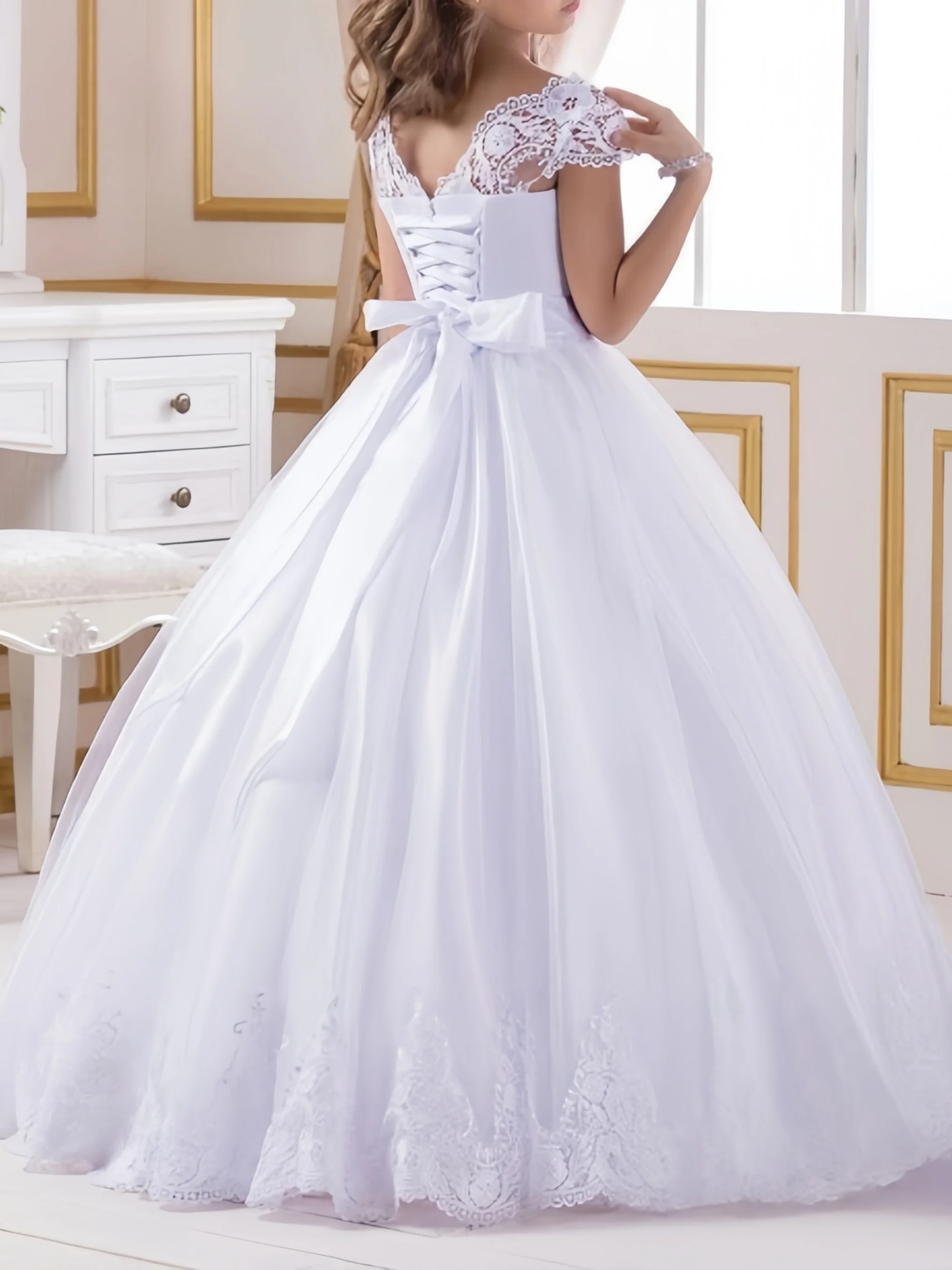 2025 Mop The Floor Tutu Ball Gown Lace Bow Tie Gorgeous Flower Girl Dresses For Formal Parties Receptions Dance Performances