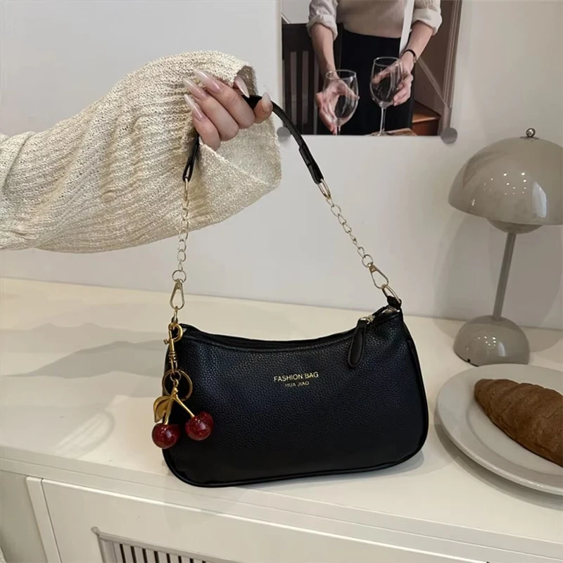bolsa-de-designer-de-luxo-feminina-moda-bolsa-de-ombro-couro-do-plutonio-crossbody-sacos-com-pingente-cereja-feminino-hobos-axilas-saco