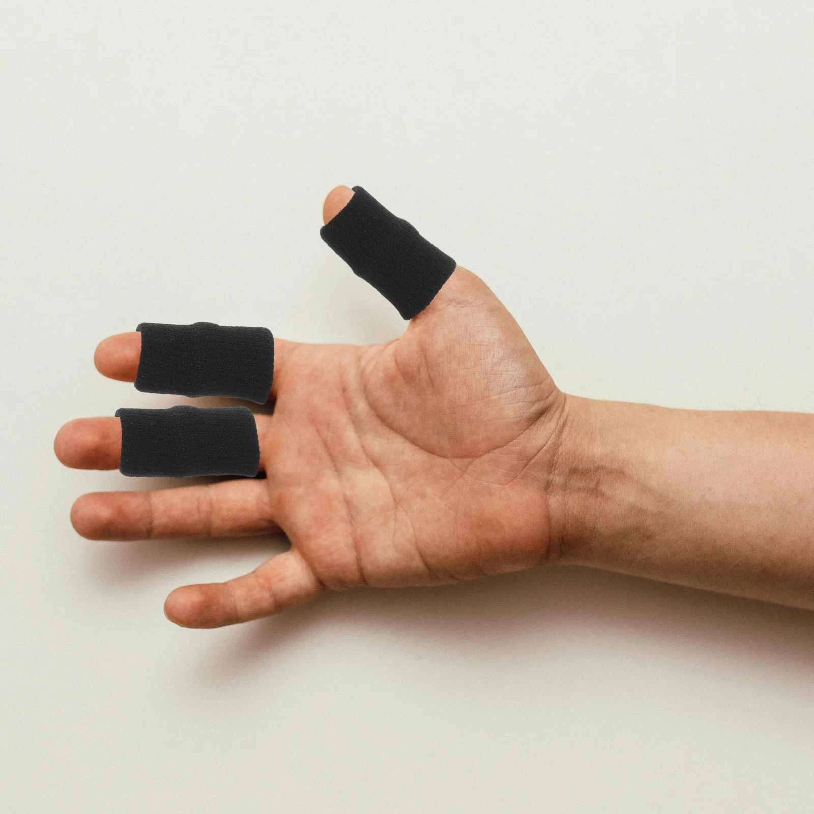 

20Pcs Breathable Elastic Finger Sleeves Sports Protection for Basketball Volleyball Badminton Non-Slip Finger Covers