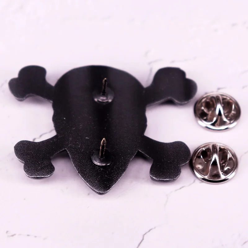 Masked Skull Badge Western Cowboy Style Retro Metal Enamel Pin Punk Rock Backpack Decoration