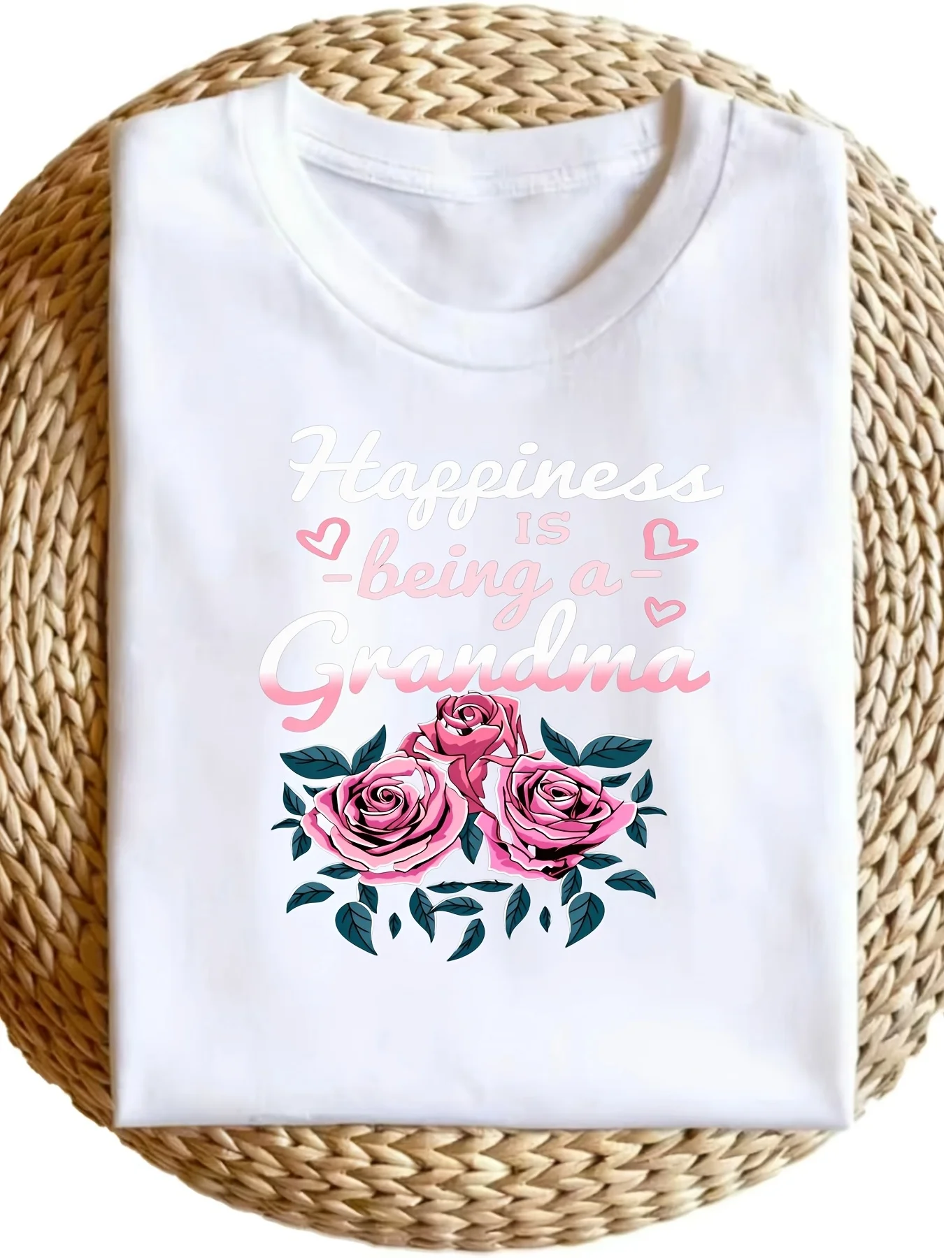 This short-sleeved, crew-neck T-shirt features a 