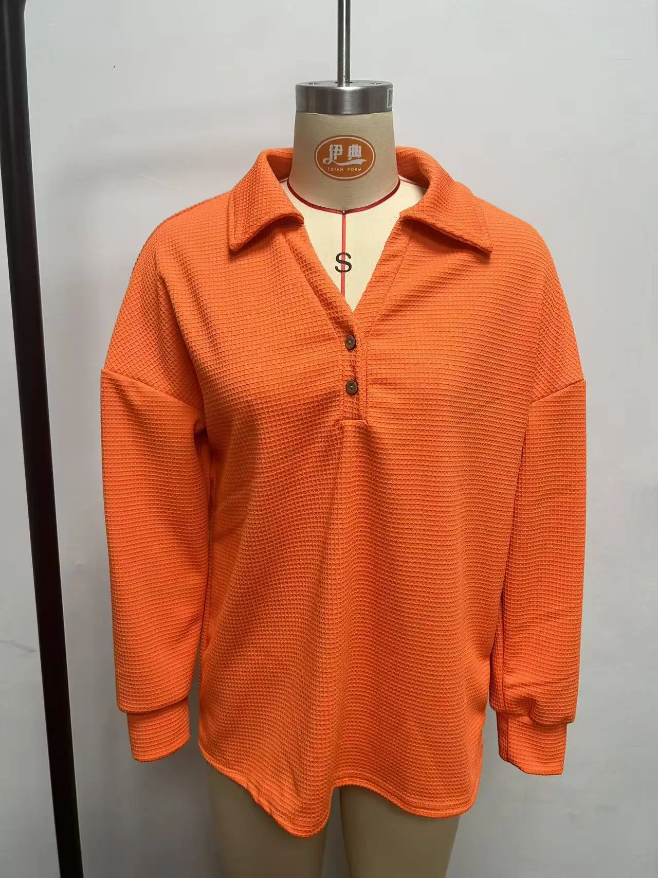 Roupas femininas vintage topos 2025 nova moda com decote em v manga longa botão waffle cor sólida solto pulôver de manga comprida corpo topo