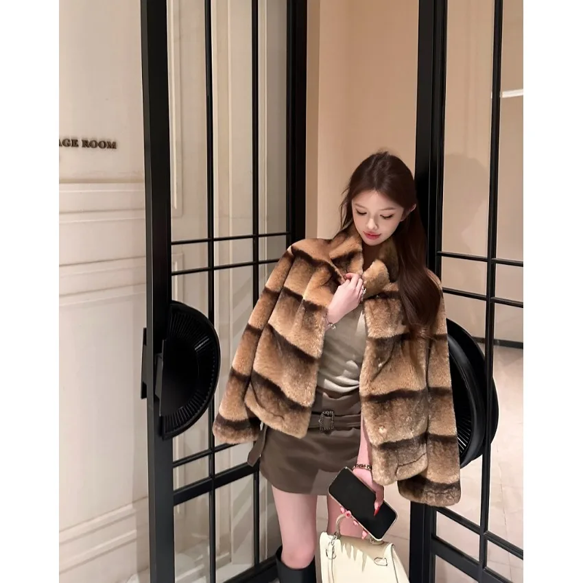 

Retro Striped Collar Stand-Up Fur Coat Women's Winter New Style Integrated Skin And Fur Warm Windproof Outerwear Top