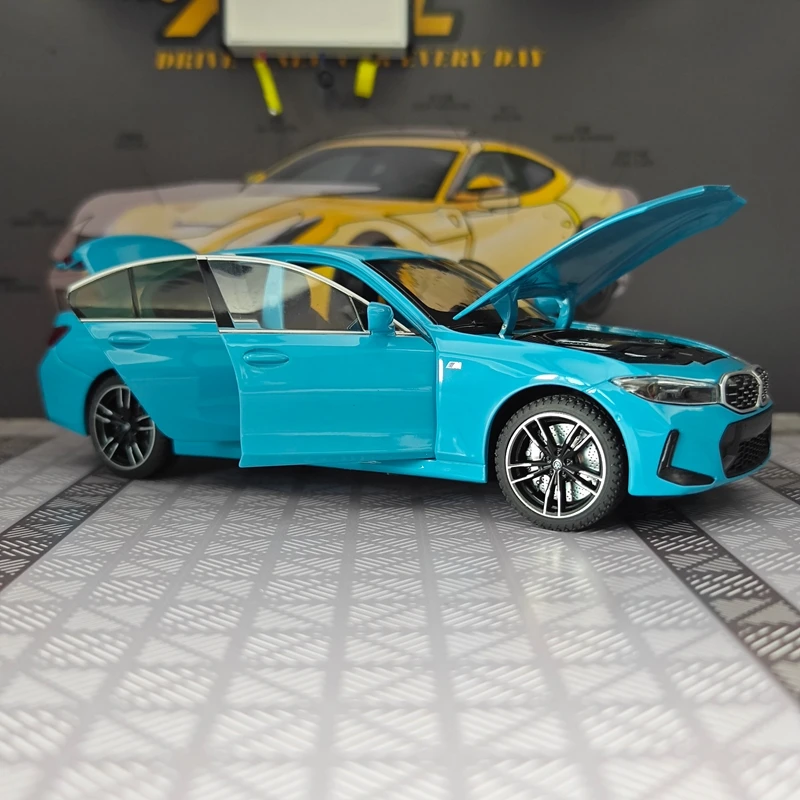 Model samochodu BMW serii 3 325li ze stopu, skala 1:24, z dźwiękiem i światłem, otwierane drzwi, ozdoba, prezent.