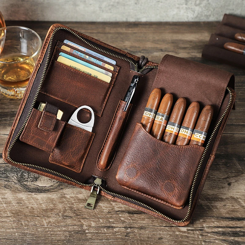 

The leather cigar storage bag can hold various cigar accessories. It is a portable and multi-functional travel item