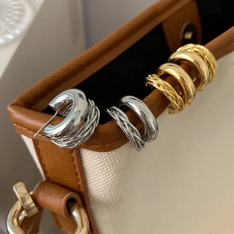 New Minimalist Double C Shape Earrings for Women Trendy Vintage Twists Top Quality Metal Smooth Korea Jewelry Accessories