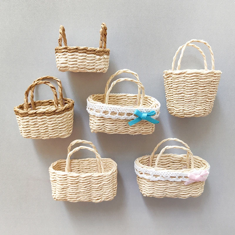 1Pc Dollhouse Hand Woven Rattan Basket Shopping Basket Straw Handbags Dollhouse Weaving Beach Bag For Dolls Miniature Decoration