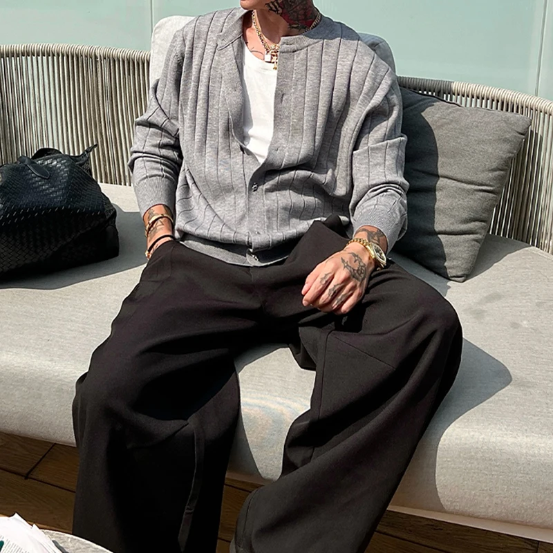 2026 ربيع خريف جديد أزياء رجالي Sweatercoat خمر طاقم الرقبة زر متابعة بالأزرار الرجال عارضة بلون مضلع متماسكة الستر