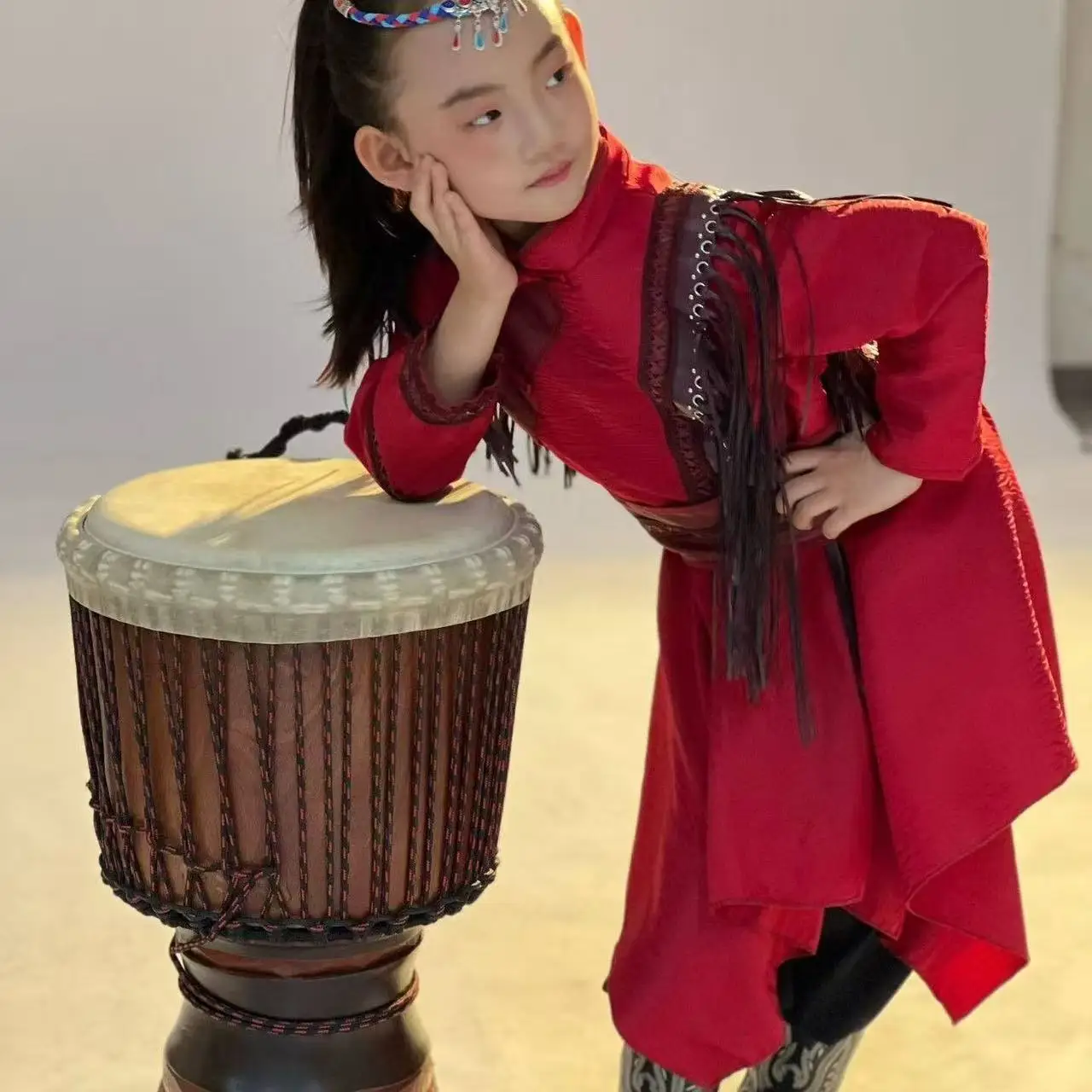 abbigliamento-per-danza-mongola-per-bambini-camicia-lunga-tradizionale-con-colletto-inclinato-e-nappine-per-ragazzi-e-ragazze-hanfu-per-spettacoli