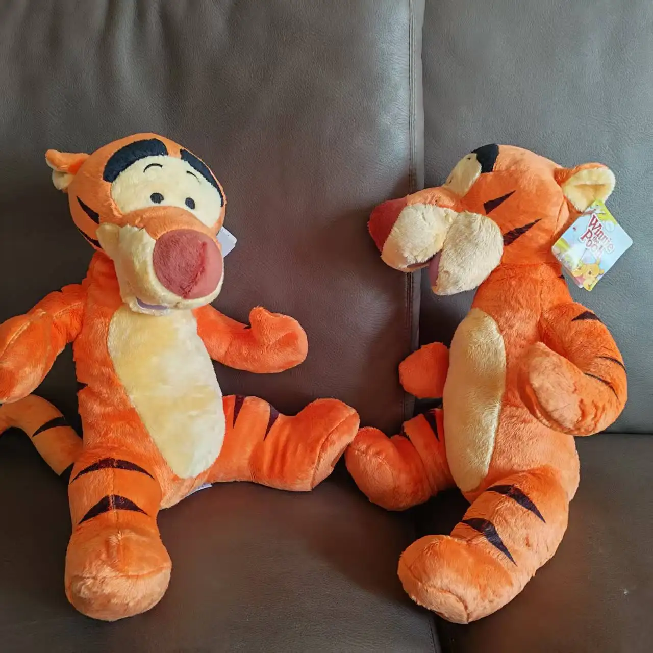 

Disney's Tigger (a friend of Winnie the Pooh), 45cm tiger plush toy for children's companionship, a perfect holiday gift.