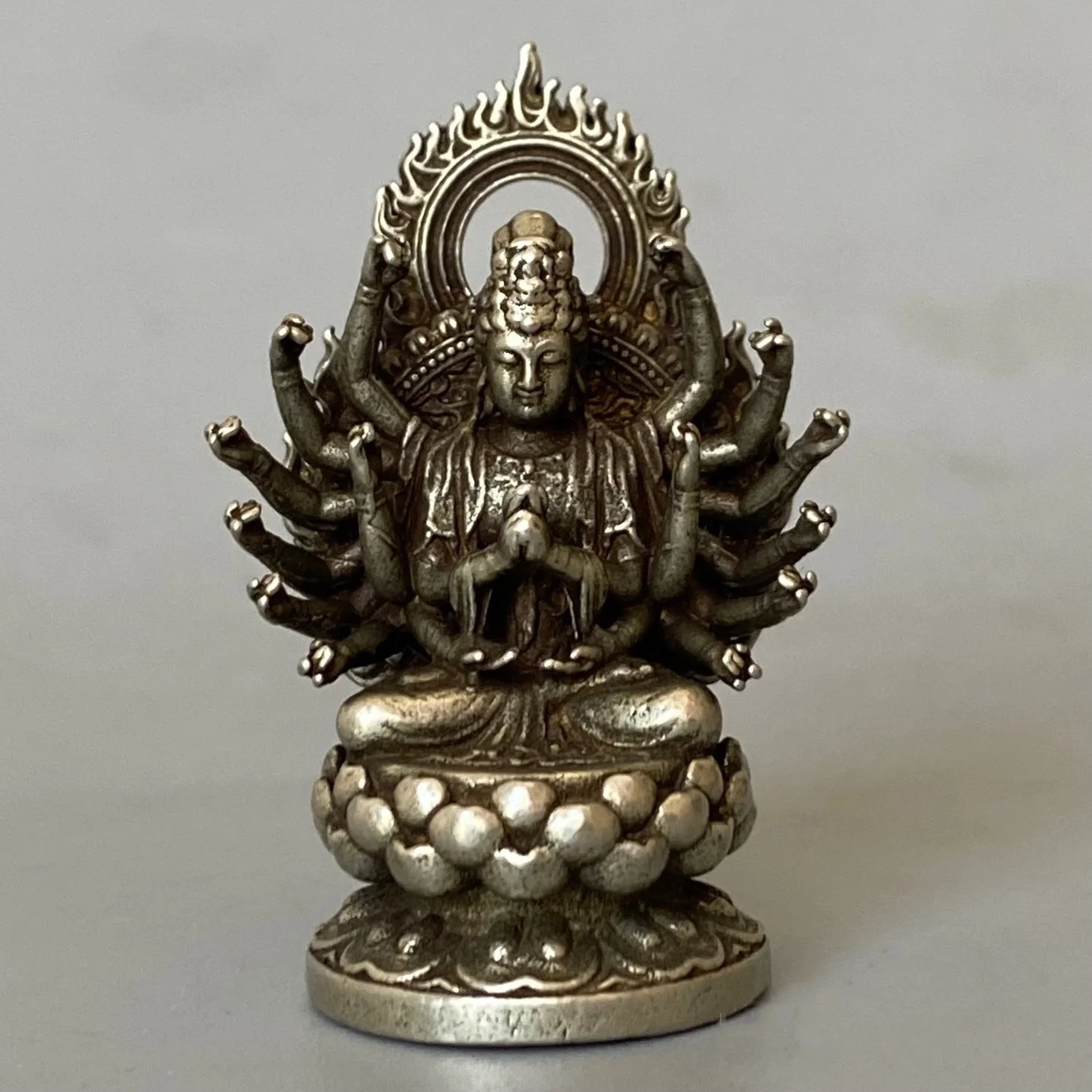 Solid White Copper Thousand Handed Guanyin Ornament Backlit Buddha Statue Crafts