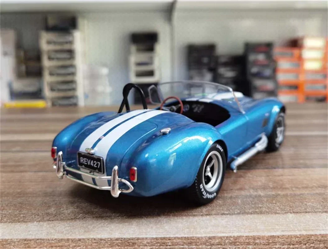 Solido 1/18 For Shelby Cobra 427 S/C Metal Diecast Model Car Blue Toys Hobby Gifts Collection Display Ornaments