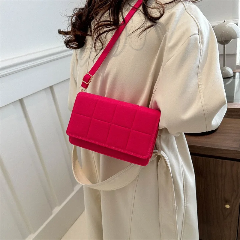 Simple Stylish Women Felt Crossbody Bag Leisure Small Square Bag 2024 Trendy Checkered Shoulder Bag Trend Female Flap Handbag