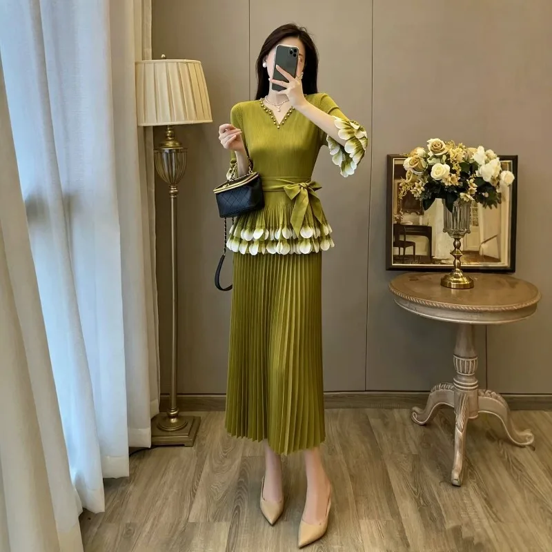 Miyake Pleated Skirt Set 2026 Autumn New Plus Size Miyake V-Neck Beaded Collar + Gradient Petal Sleeve Design Pleats 2-Piece Set