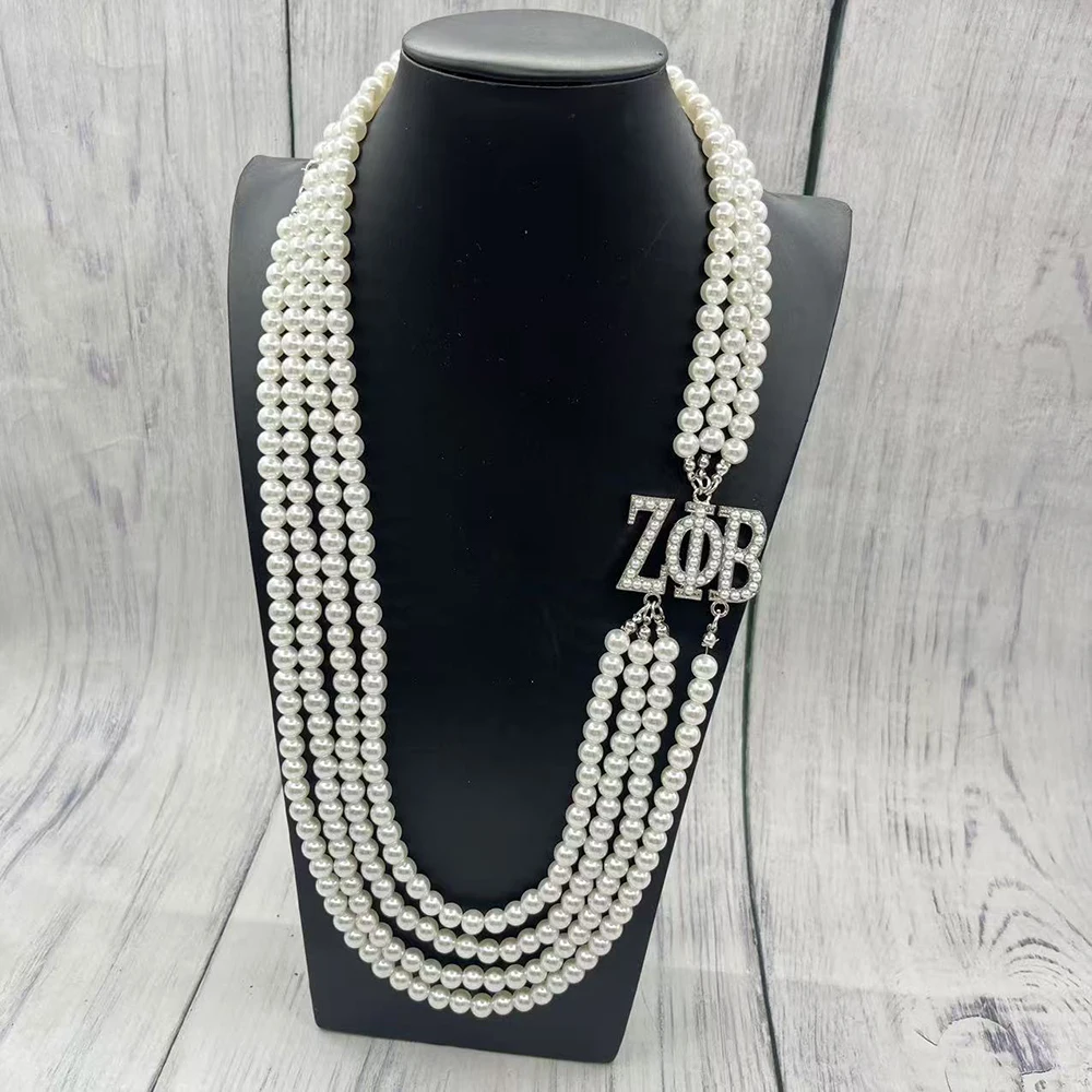 قلادة من اللؤلؤ متعددة الطبقات بشعار الحروف اليونانية لحفلة نادي نسائي الأخت #3