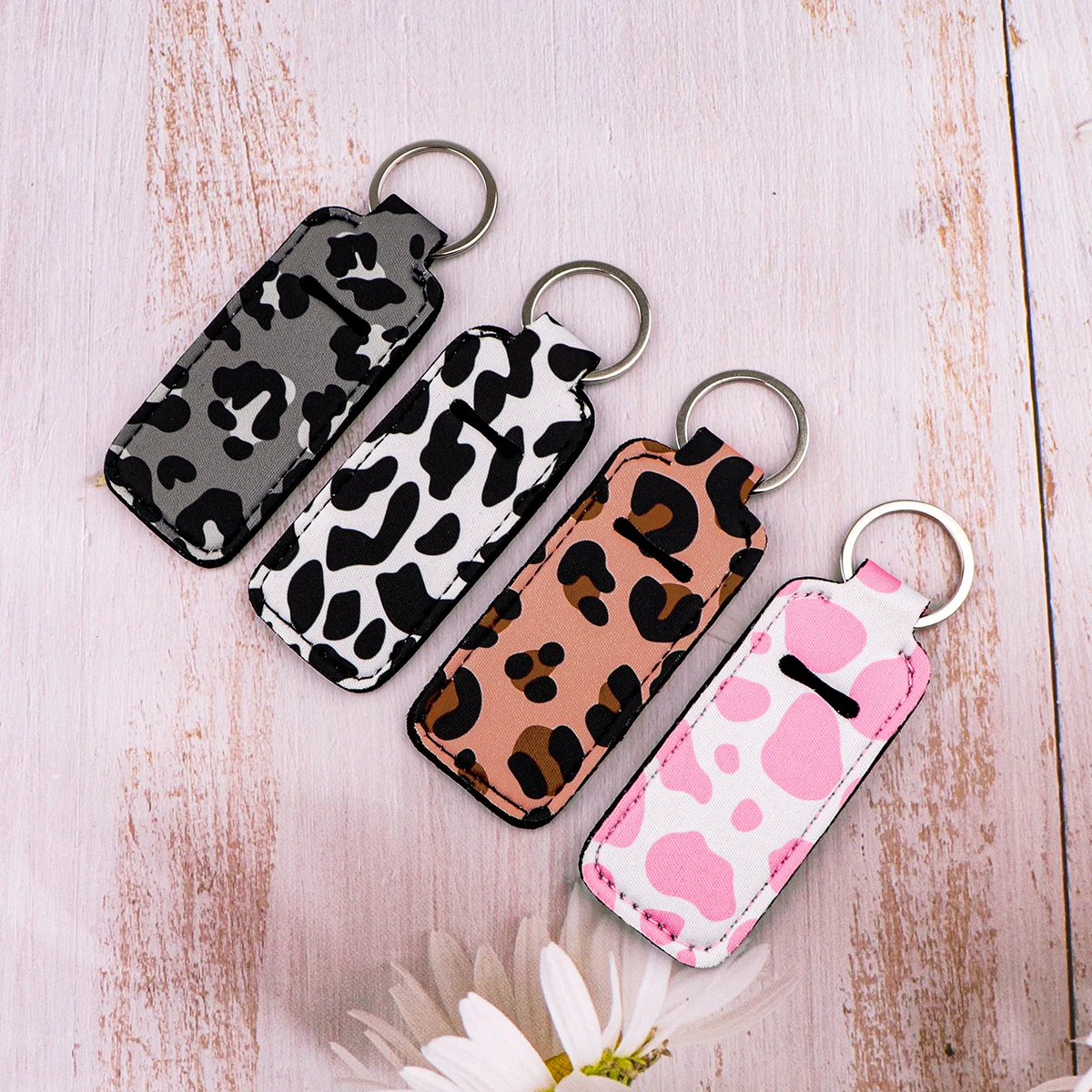 Leopard Print Lip Balm Holder Keychain Clip On Lipstick Sleeve Holder Women's Fashion Key Rings Bag Charms Travel Accessories