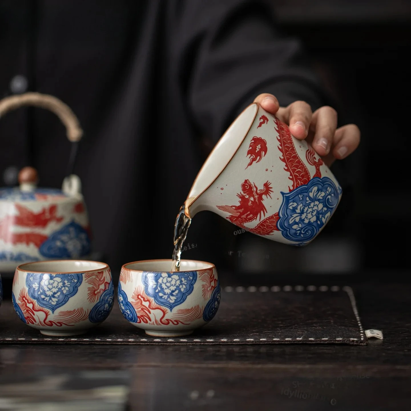 200ml Hovering Decal Auspicious Dragon Gaiwan Elegant  Tureen  Bowl With Lid Kit Brewing Cover Bowl For a Craft Gift