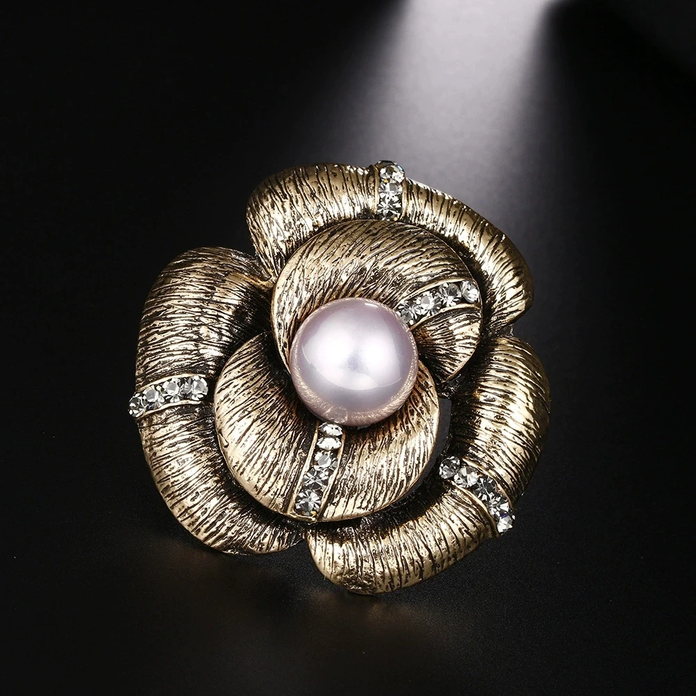Hot brooch, high-end and light luxury clothing accessories, brooch jewelry, pearl brooch, enamel pressed collar