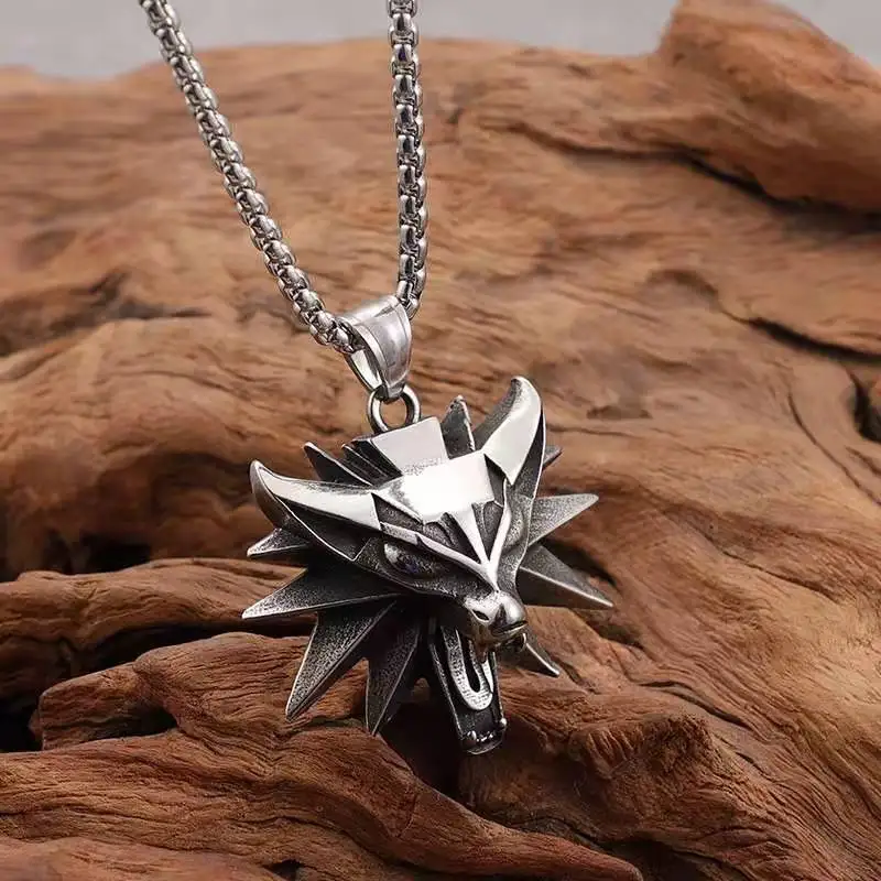 Outdoor Portable EDC Retro Stainless Steel Wolf Head Pendant Necklace Tool