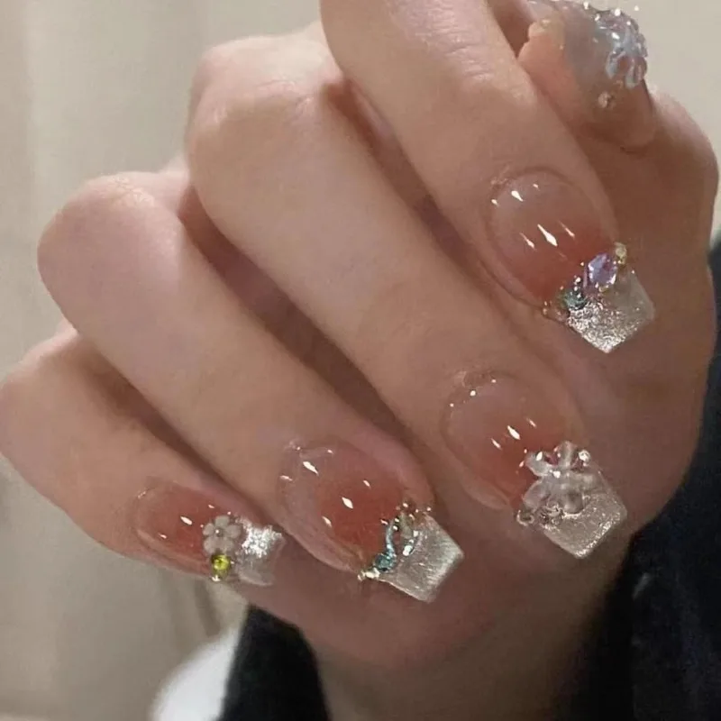 เล็บปลอมทรงโลงศพขนาดกลาง 24 ชิ้น พร้อมลายดอกไม้ประดับเพชร ดีไซน์ไล่สีแบบฝรั่งเศส ใช้ได้กับผู้หญิงและเด็กผู้หญิง