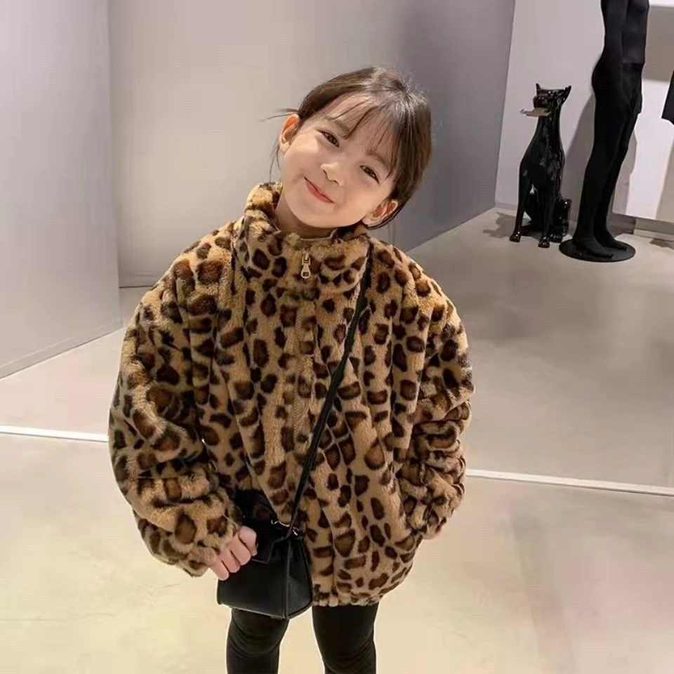 

2025 New Winter Girl's Leopard Print Furry Jacket Short Sleeve Corduroy Stylish Korean Design for Kids High Quality Winter Wear