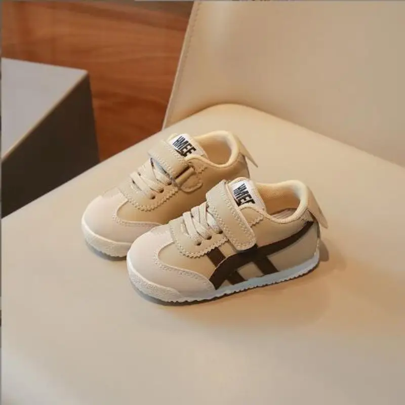 Children's board shoes 2024 autumn new item for male and female babies, non slip soft sole casual children's sports shoes