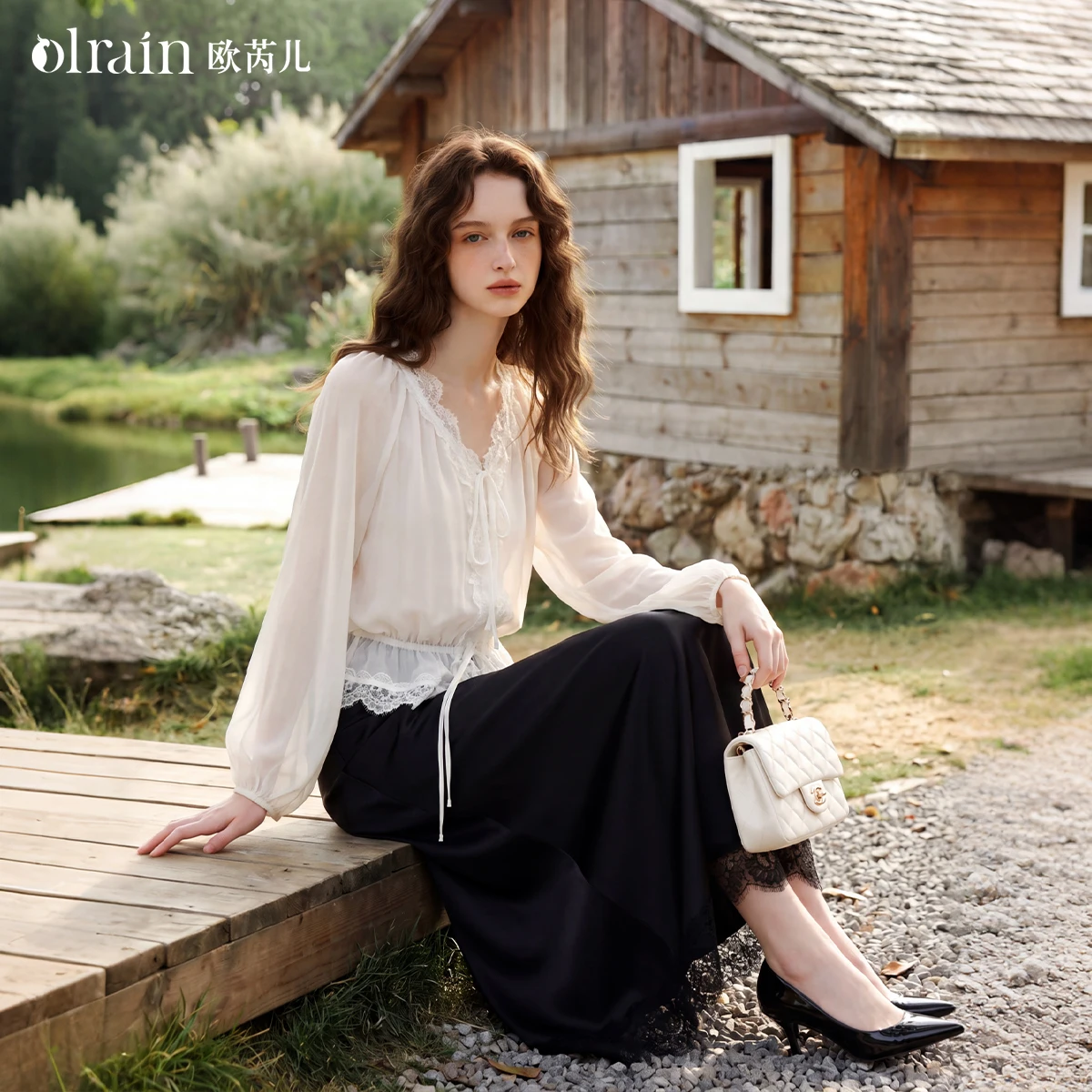 OLrain waist T-shirt 2026 autumn and winter new chiffon shirt women's French apricot V-neck lace top inside O58QX010358