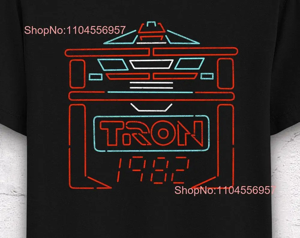 

Вы лучше распознавать футболку Tron в стиле ретро с длинными или короткими рукавами