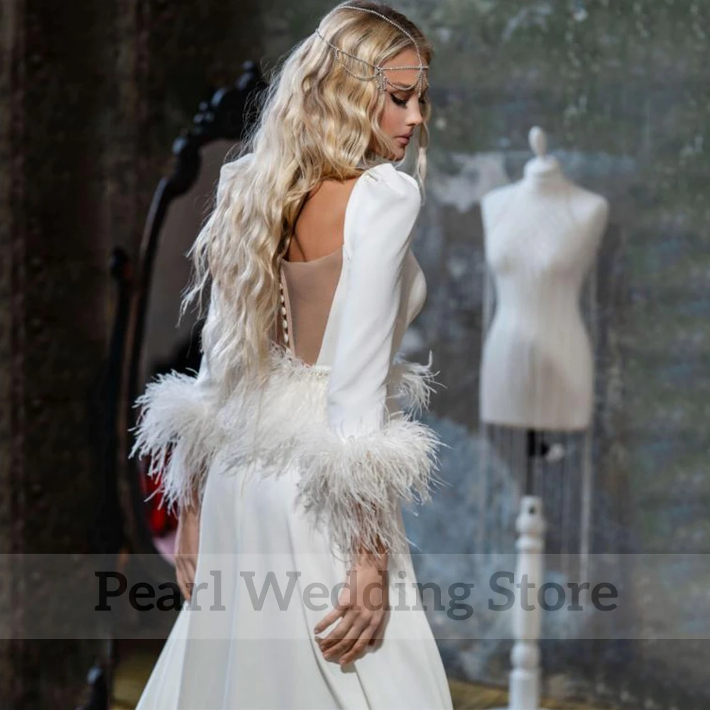 Vestido de casamento chique de manga 3/4 com pena, vestido clássico da linha A, botões traseiros da ilusão, decote em v, vestido nupcial