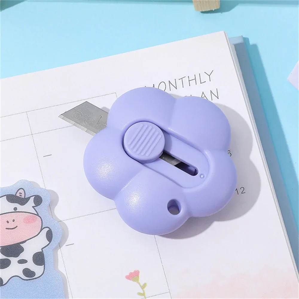 Cute Flower Mini Utility Knife Portable Paper Cutter Razor Blade Office Stationery Art Knife Express Unpacking Paper Cutting