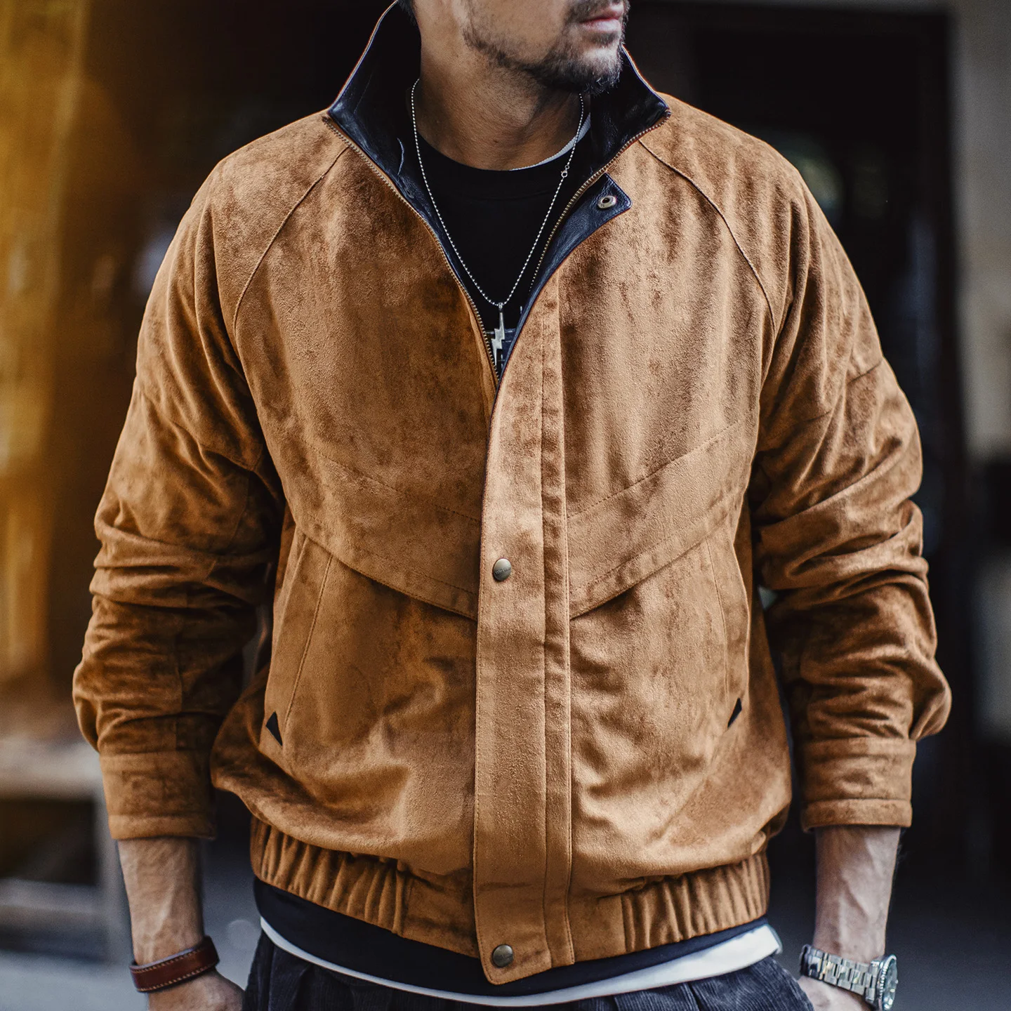 سترة مدرب من جلد الغزال الكلاسيكية من Maden للرجال بياقة واقفة وسترة سفاري مقصوصة مقاومة للرياح معطف دافئ لملابس الشارع للخريف والشتاء