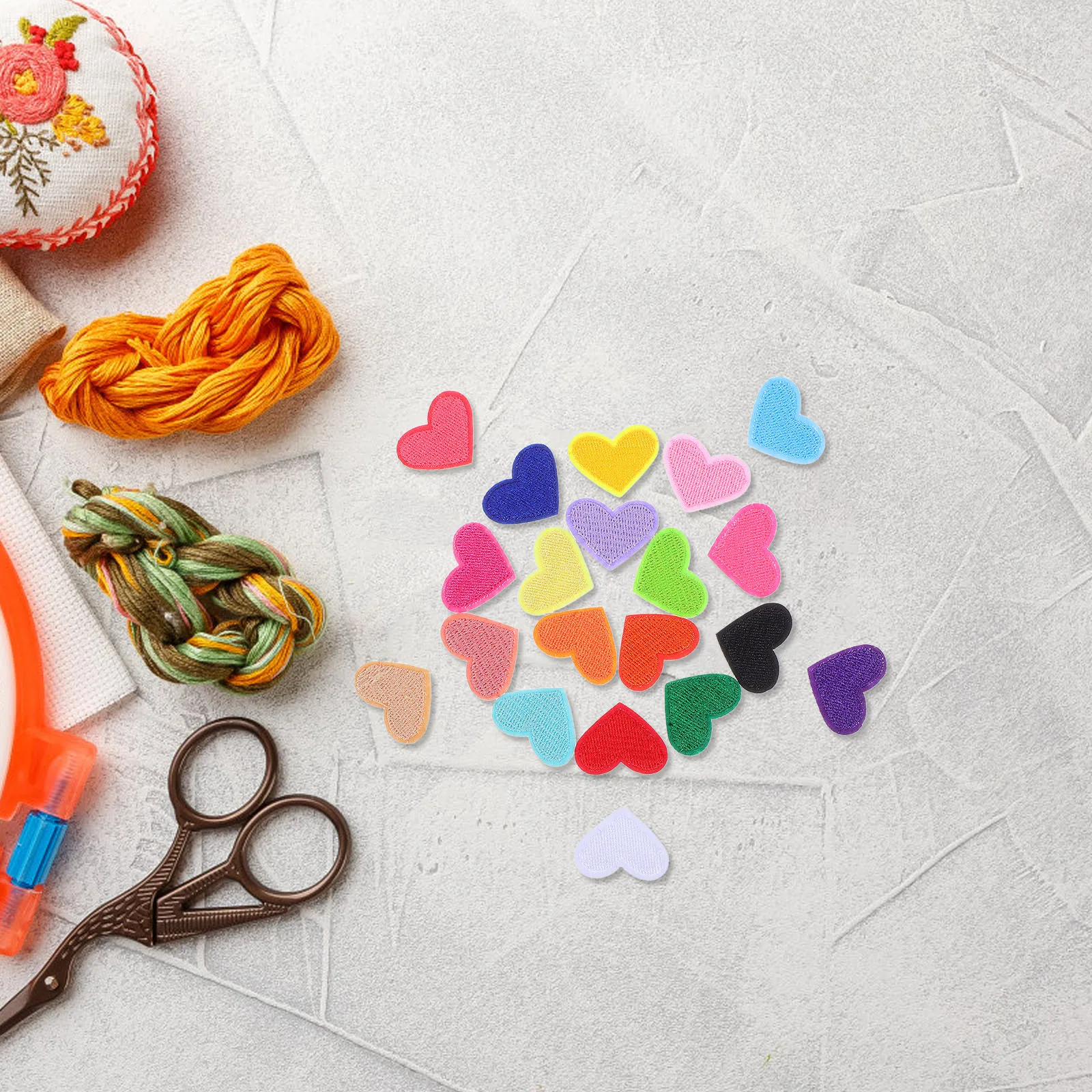 

20 Pcs Heart Iron Patches Embroidered Appliques Love Shape DIY Sewing Accessories for Clothes Hat Craft Decorations Girl