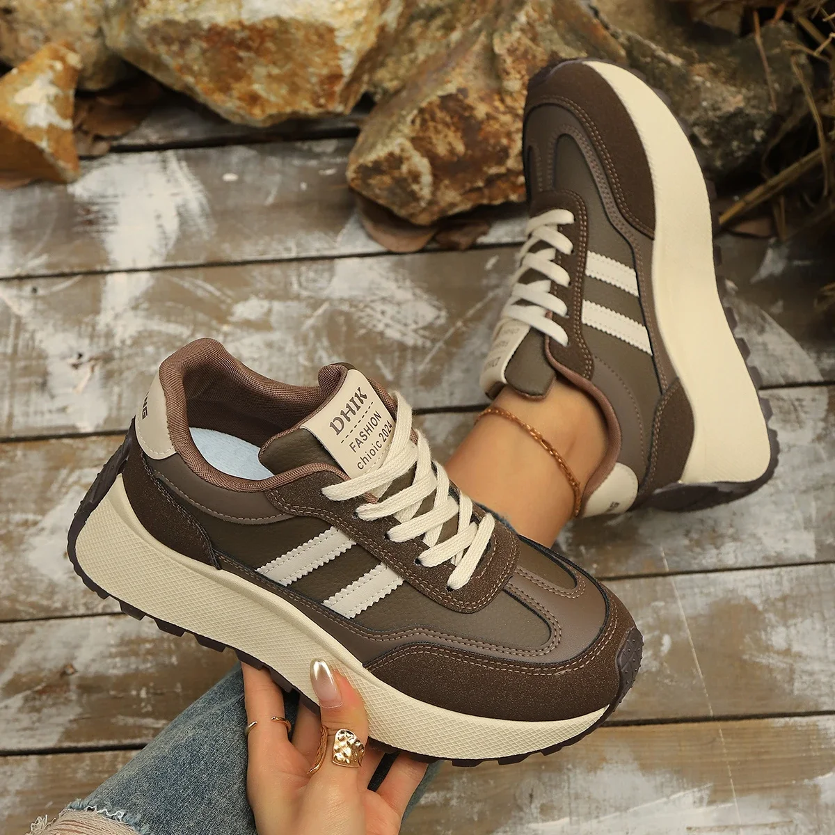 

Women Sneakers 2025 New Thick Bottom Outdoor Women Shoes Casual Patchwork Leather Sneakers Femme Trend Comfortable Shoes Ladies