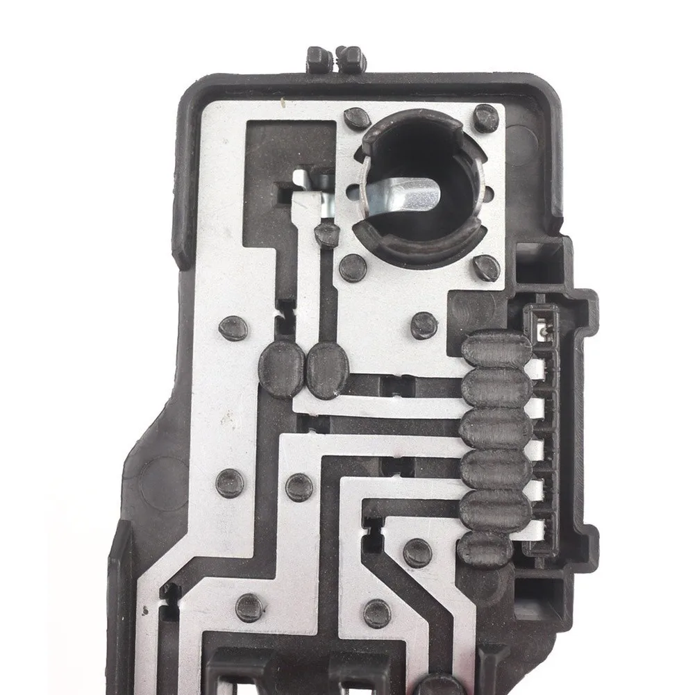 Tail Light Holder Bulb Support Panel For Damaged Part Replacement Left Taillight Lamp Socket Bulb Socket Left Side Installation